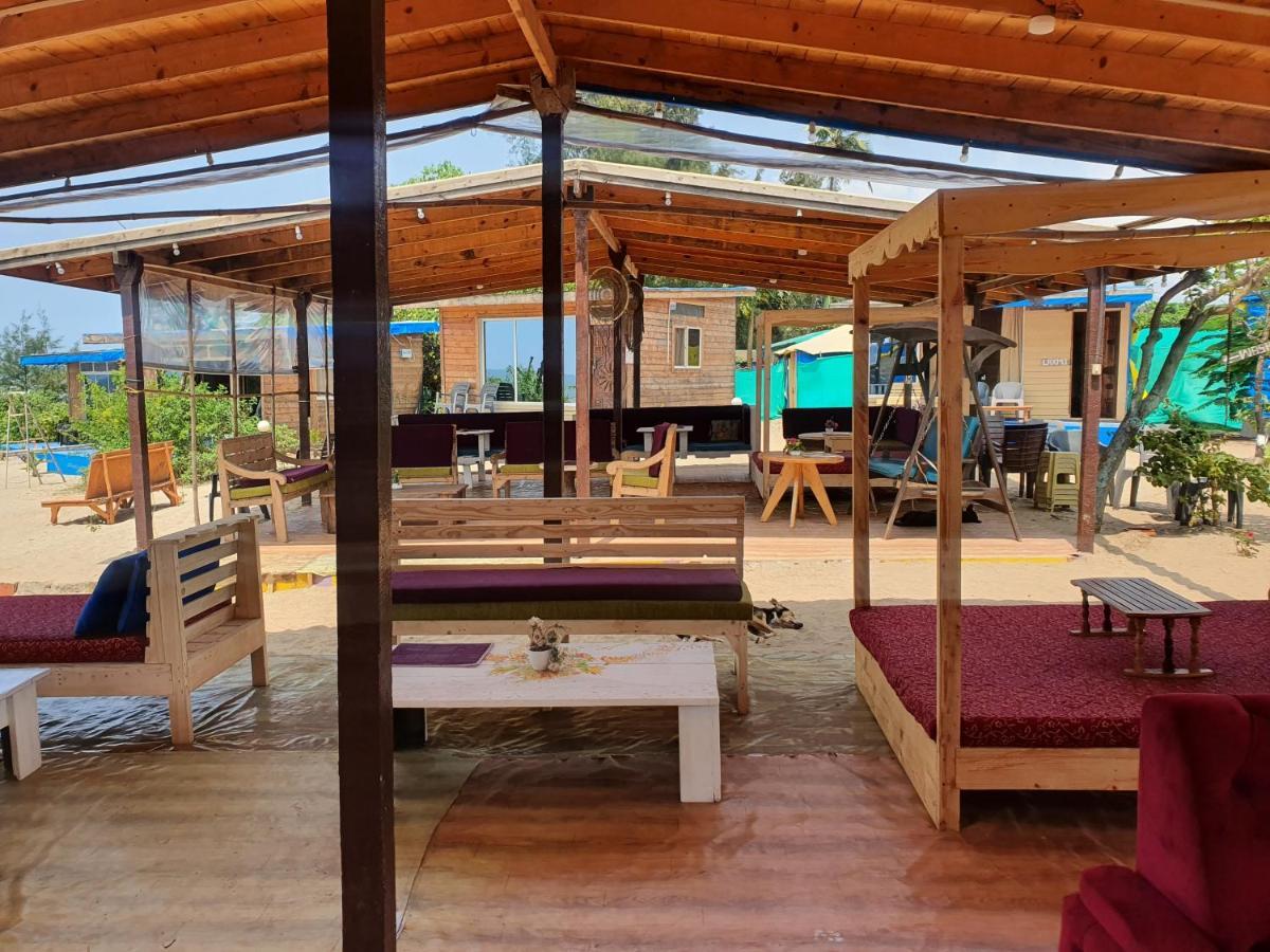 Love Temple Beach Resort Arambol Exterior foto