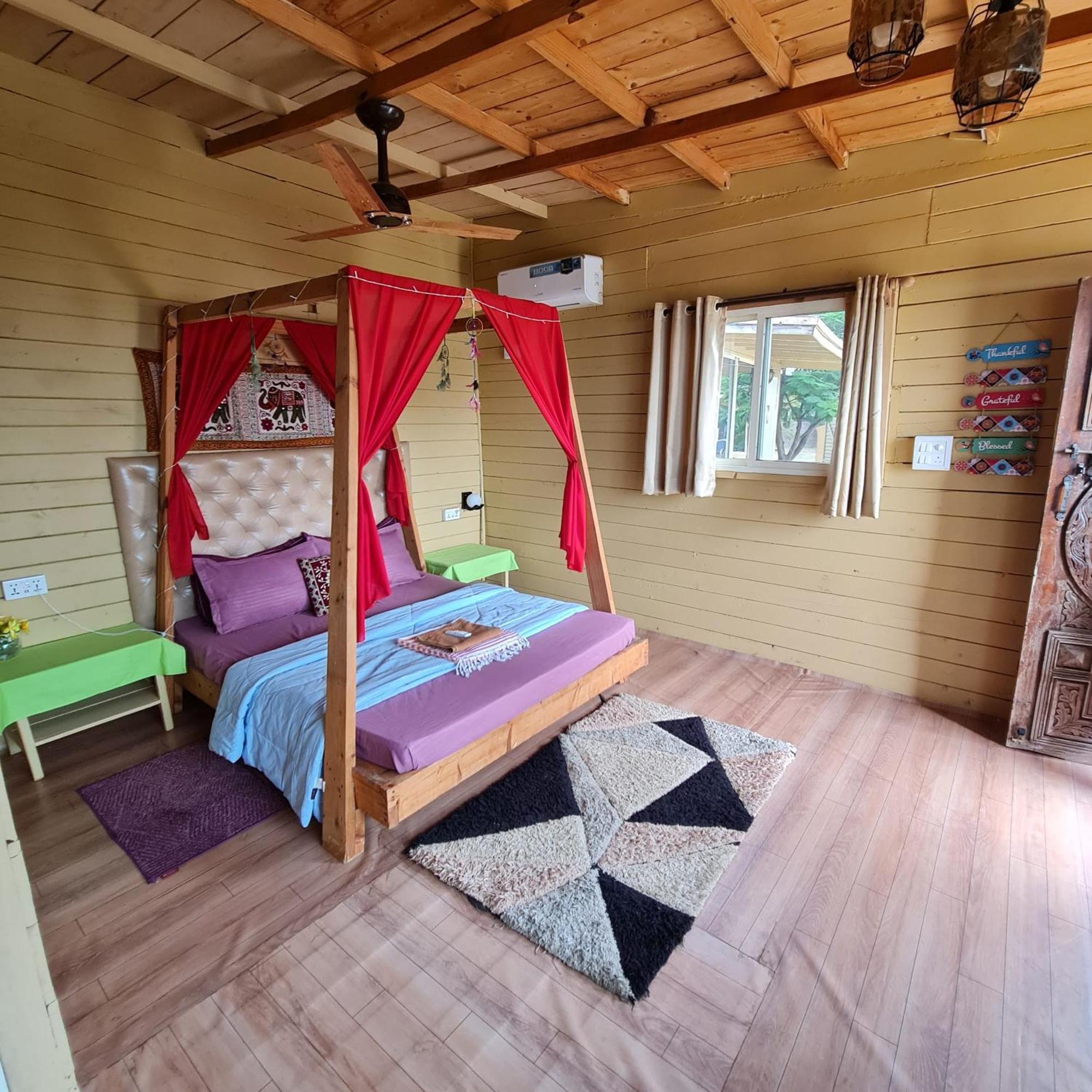 Love Temple Beach Resort Arambol Exterior foto